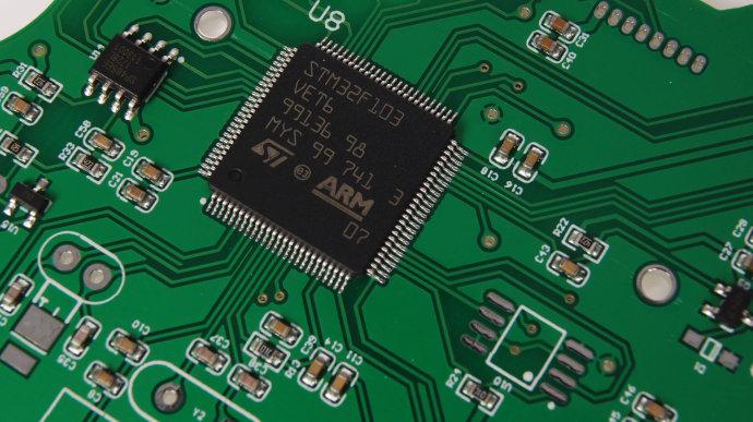 反向克隆PCB抄板生產(chǎn)中需首抓質(zhì)量問題